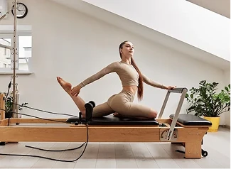 Gamme compl&egrave;te de Pilates. &eacute;quipement